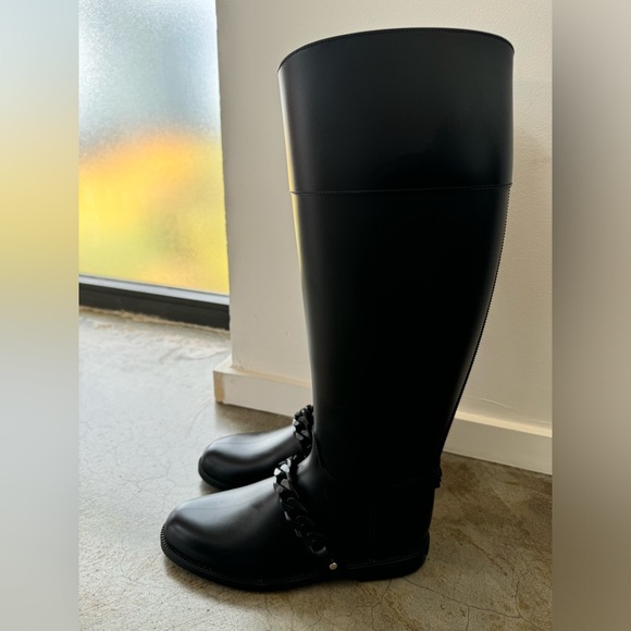 Givenchy black rain boots with chain link accents size 37 - Picture 5 of 16